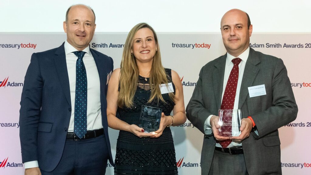 Photo of Gonzalo Mengotti, Acciona Construcción, Elisabete Marchesini, J.P. Morgan and Juan A. Santos de Paz, Acciona Construcción.