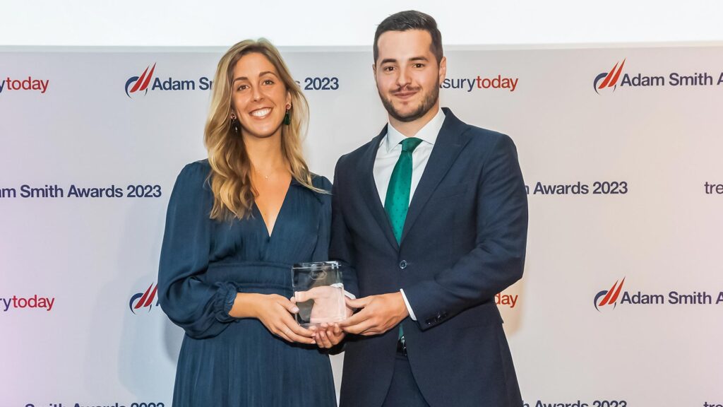 Photo of Claudia Mares Perez and Iñigo de la Maza, Roche.